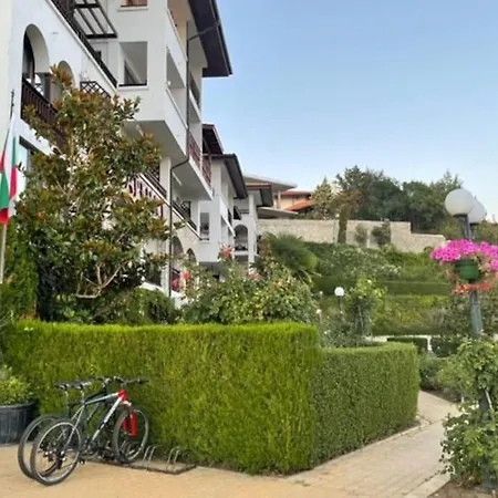 Apartment Beachfront In Marina Dinevi Sveti Vlas