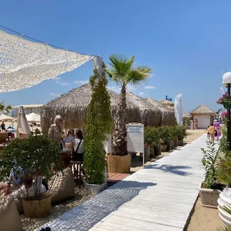 Beachfront In Marina Dinevi Apartment Sveti Vlas